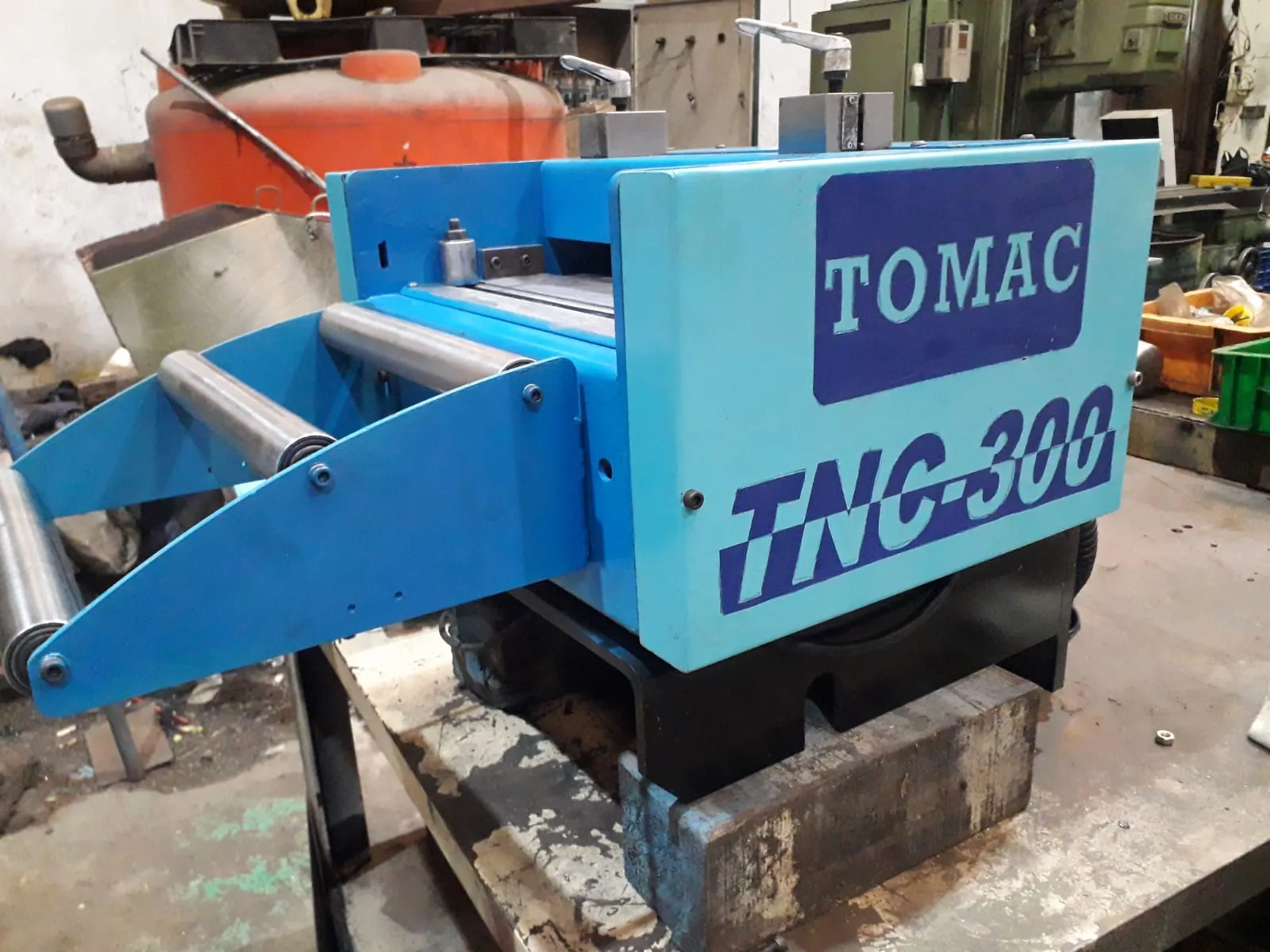 FEEDER TOMAC