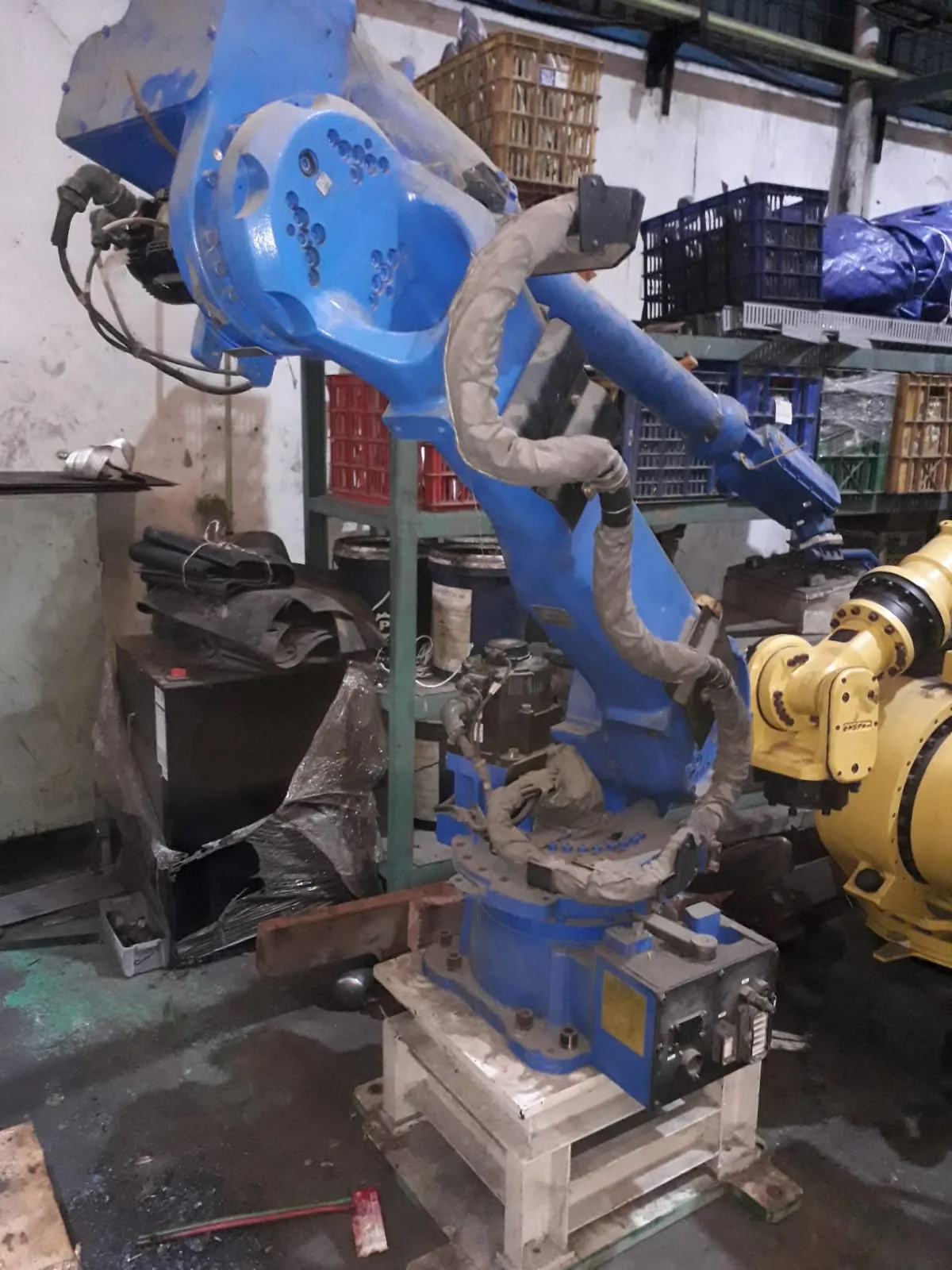 USED ROBOT YASKAWA